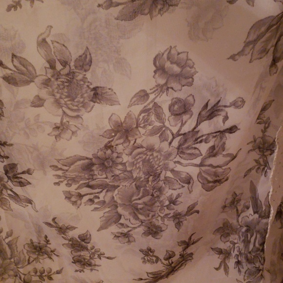 Light gray floral cover up - Picture 3 of 4